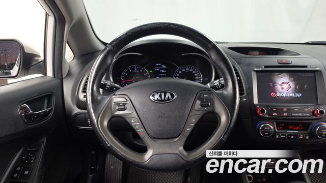Kia K3 2013 — photo 13