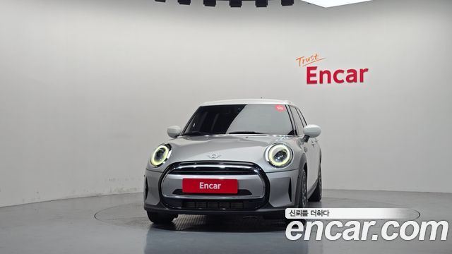 Mini Cooper 2024 — photo 3
