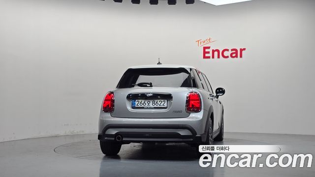 Mini Cooper 2024 — photo 4