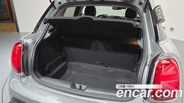 Mini Cooper 2024 — photo 22