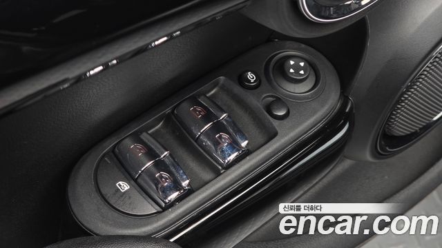 Mini Cooper 2024 — photo 27