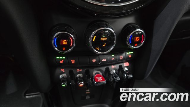 Mini Cooper 2024 — photo 28