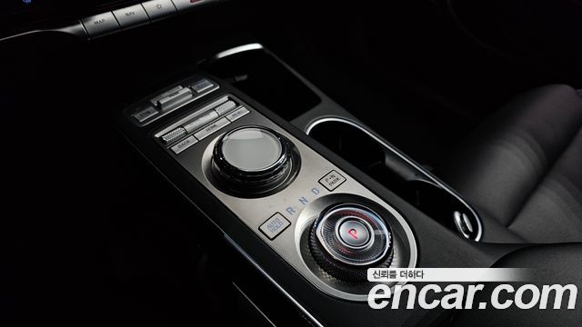 Genesis GV70 2023 — photo 12