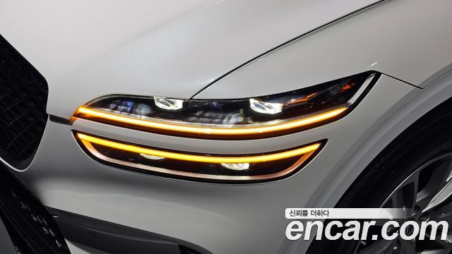Genesis GV70 2023 — photo 8