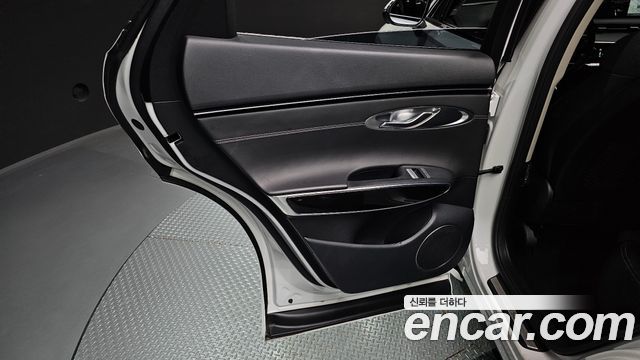 Genesis GV70 2023 — photo 15