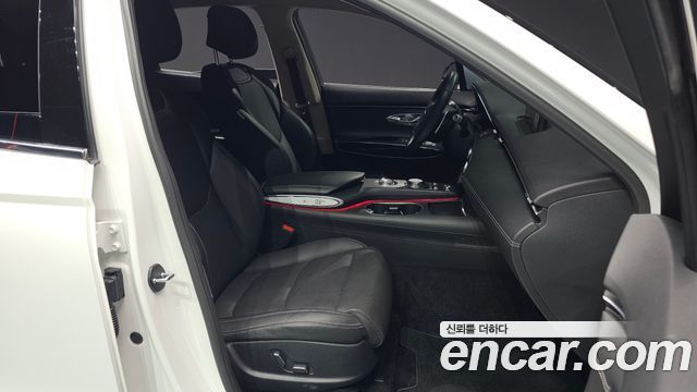 Genesis GV70 2023 — photo 16