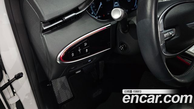 Genesis GV70 2023 — photo 27