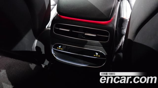 Genesis GV70 2023 — photo 30