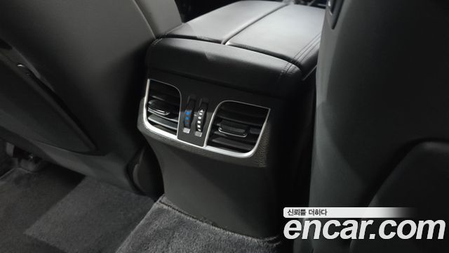 Hyundai Genesis 2016 — photo 32