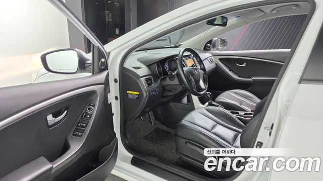 Hyundai i30 2016 — photo 10