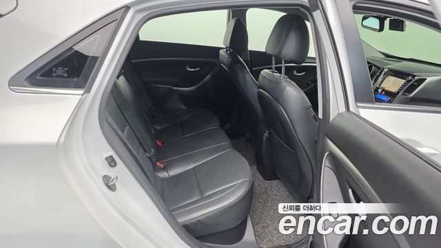 Hyundai i30 2016 — photo 12