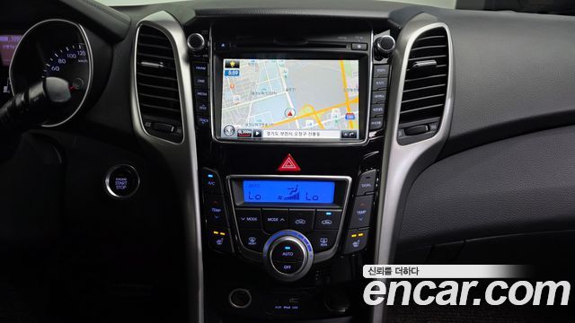 Hyundai i30 2016 — photo 14