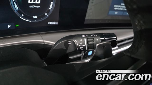 Hyundai Santafe 2024 — photo 27