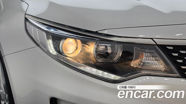 Kia K5 2016 — photo 8