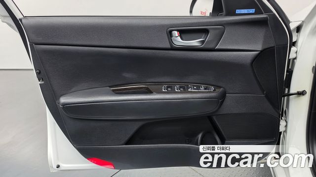 Kia K5 2016 — photo 14