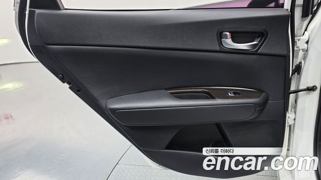 Kia K5 2016 — photo 15
