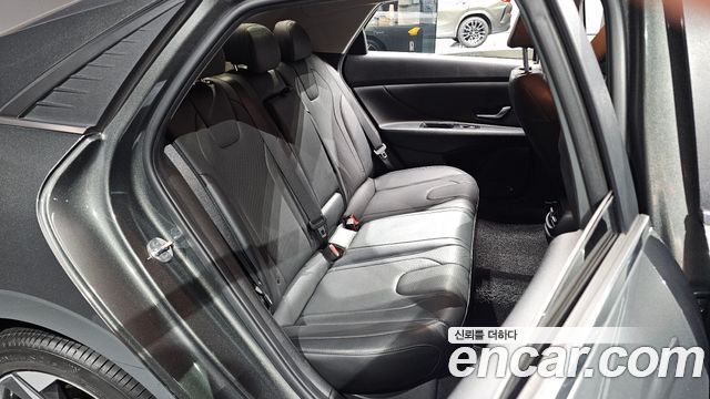 Hyundai AVANTE 2021 — photo 17