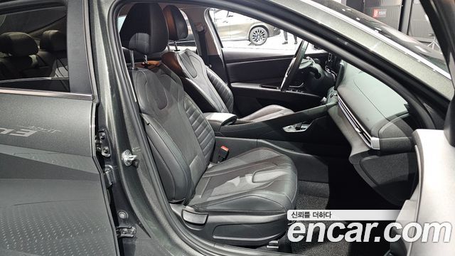 Hyundai AVANTE 2021 — photo 16
