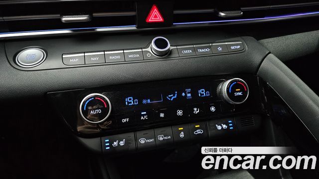 Hyundai AVANTE 2021 — photo 28