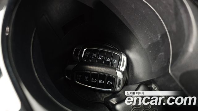 Hyundai AVANTE 2021 — photo 31