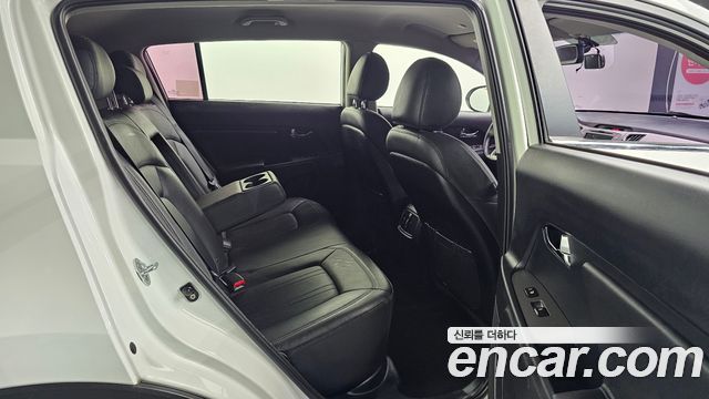 Kia Sportage 2016 — photo 28