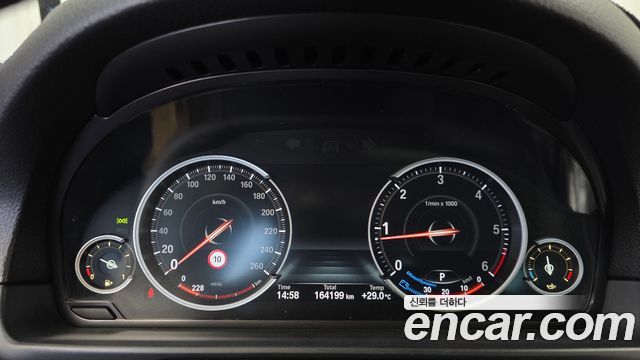 BMW 5-Series 2014 — photo 8