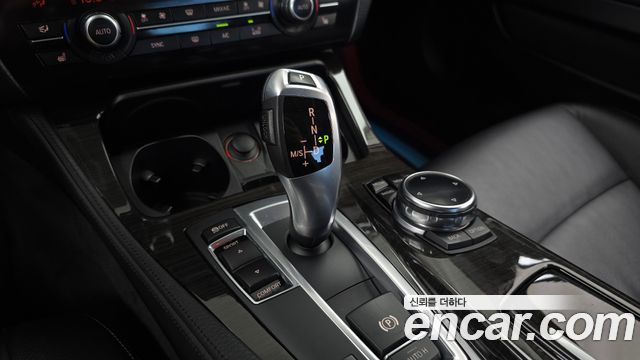 BMW 5-Series 2014 — photo 9