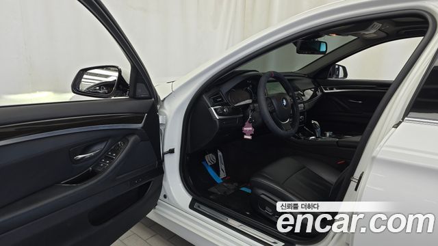 BMW 5-Series 2014 — photo 10