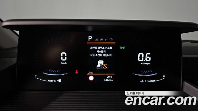 Hyundai Staria 2025 — photo 11
