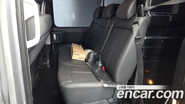 Hyundai Staria 2025 — photo 17