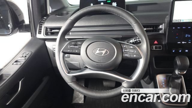 Hyundai Staria 2025 — photo 20