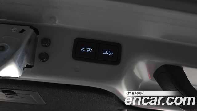 Hyundai Staria 2025 — photo 25