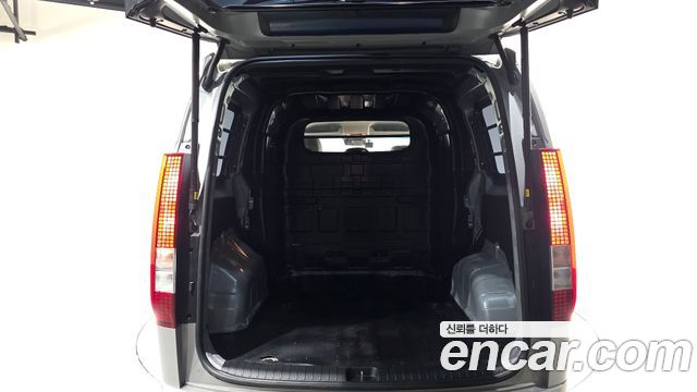 Hyundai Staria 2025 — photo 26