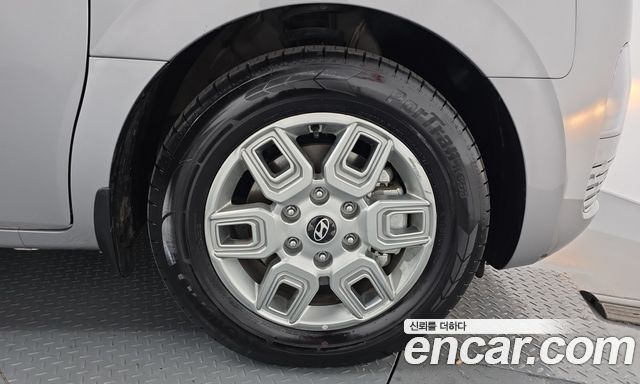 Hyundai Staria 2025 — photo 7