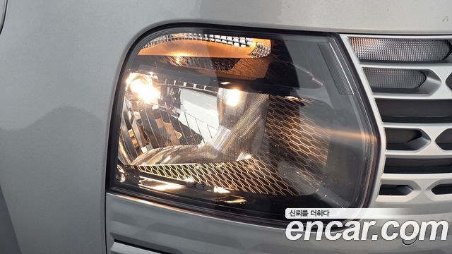 Hyundai Staria 2025 — photo 8