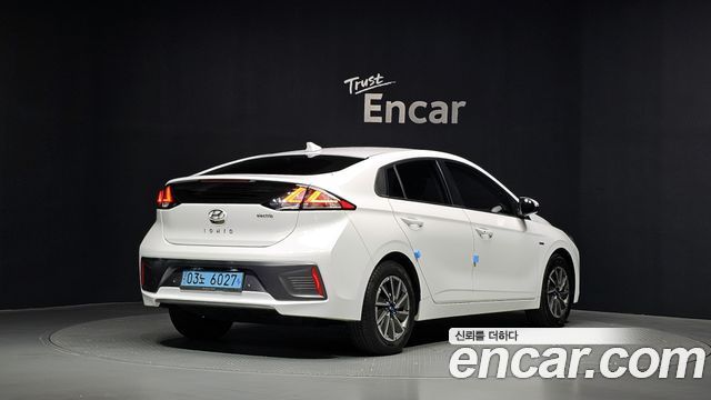 Hyundai Ioniq 2020 — photo 2