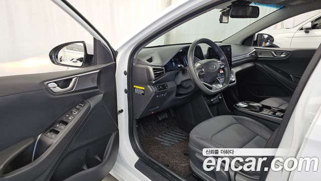 Hyundai Ioniq 2020 — photo 13