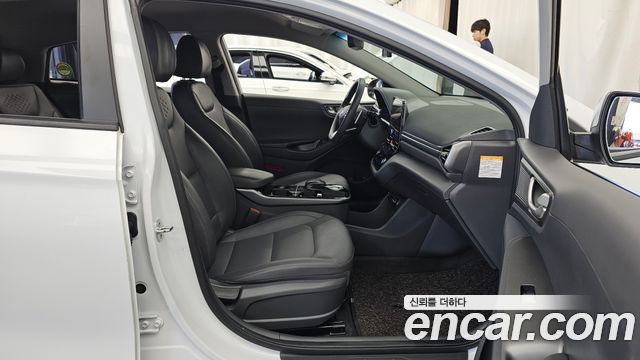 Hyundai Ioniq 2020 — photo 17