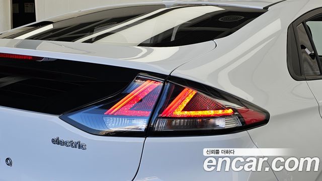 Hyundai Ioniq 2020 — photo 9