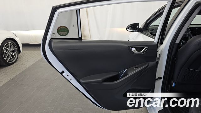 Hyundai Ioniq 2020 — photo 15