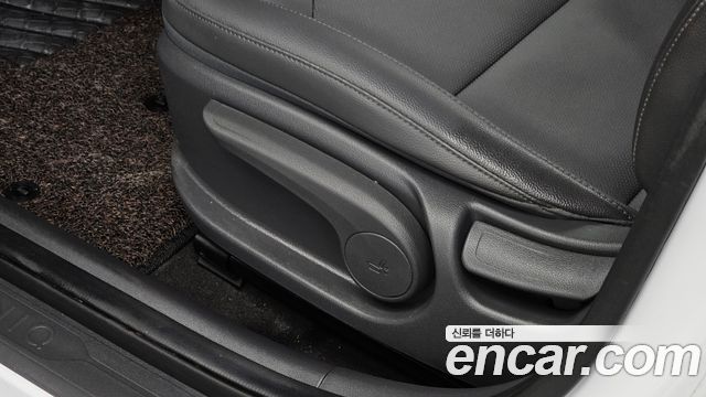 Hyundai Ioniq 2020 — photo 31