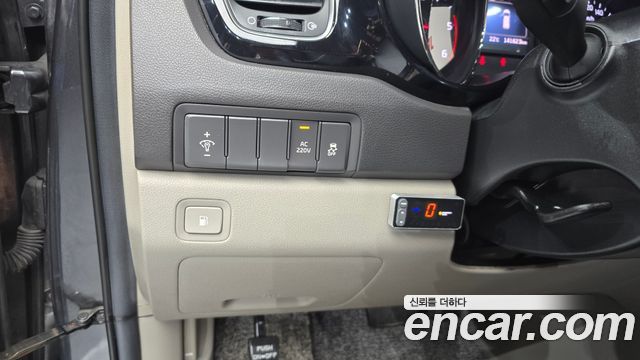 Kia Canival 2016 — photo 22