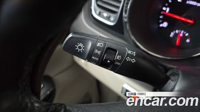Kia Canival 2016 — photo 23