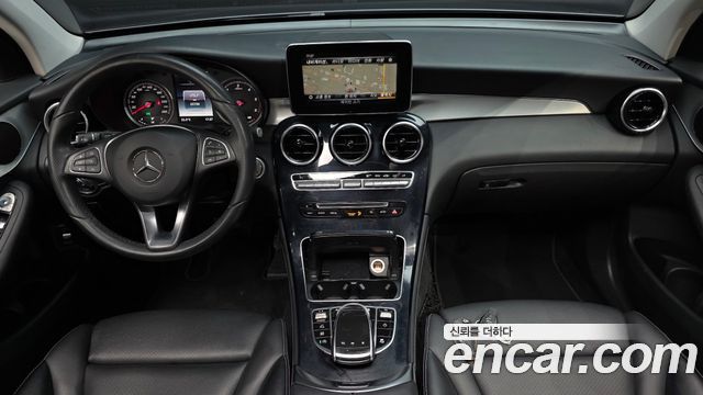Mercedes-Benz GLC-Class 2018 — photo 10