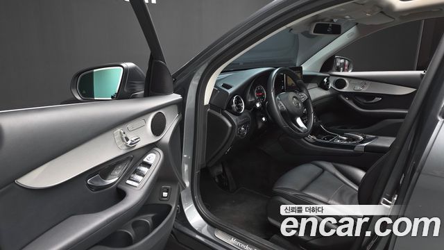 Mercedes-Benz GLC-Class 2018 — photo 13