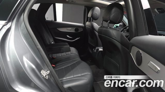 Mercedes-Benz GLC-Class 2018 — photo 18