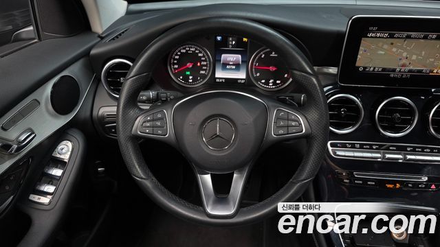 Mercedes-Benz GLC-Class 2018 — photo 19