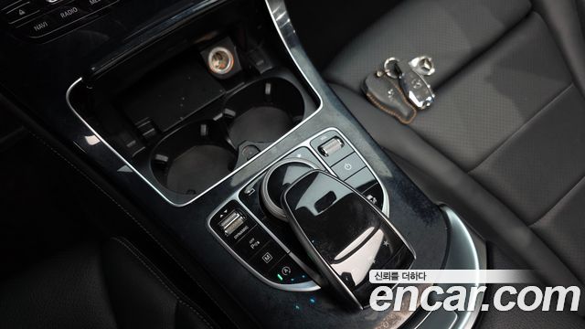 Mercedes-Benz GLC-Class 2018 — photo 24