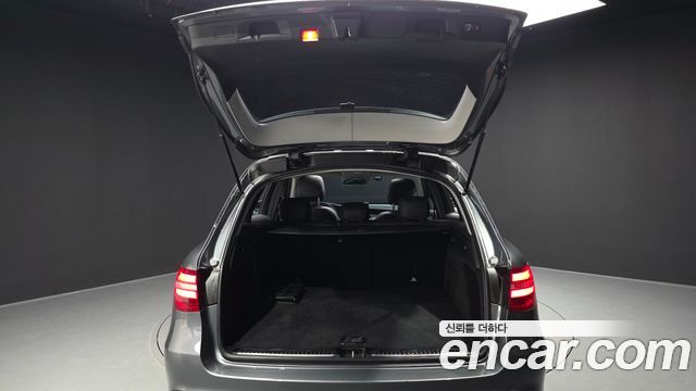 Mercedes-Benz GLC-Class 2018 — photo 26