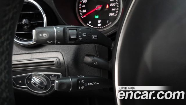 Mercedes-Benz GLC-Class 2018 — photo 30